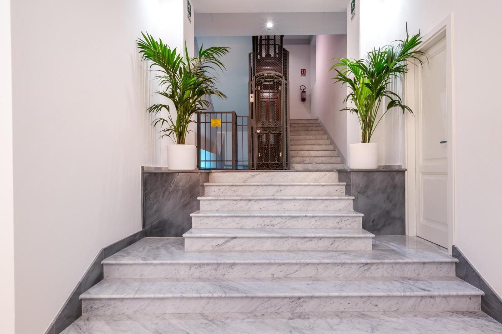 Exclusive In The Centre Of 204 Apartment *
